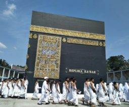 Siswa-Siswi Kelas IX MTs Negeri 4 Klaten Manasik Haji ke Semarang